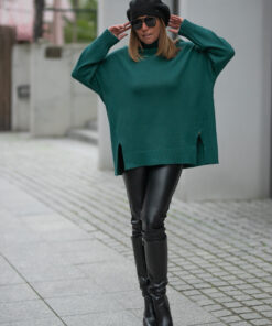 Pull demi-col roulé avec fentes